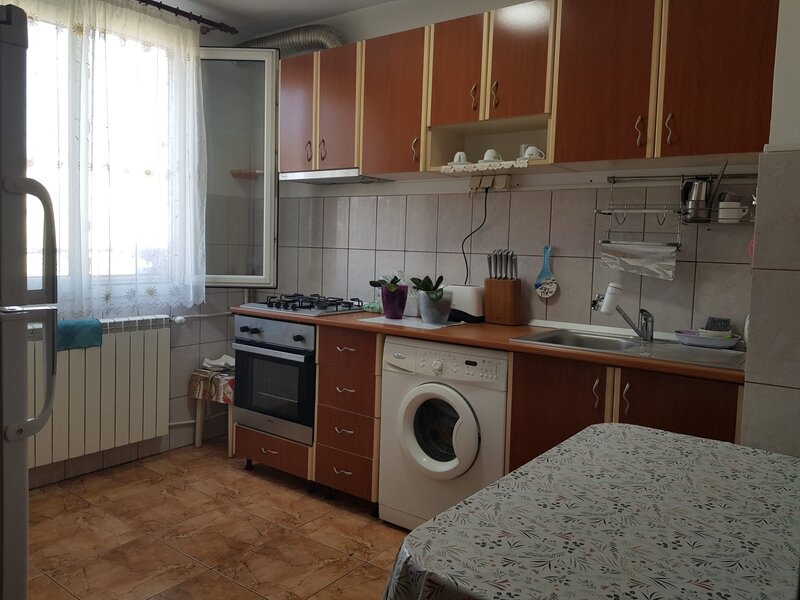 Pucheni, Rahova, vanzare apartament 2 camere, decomandat, et. 4,